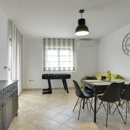 Falu Appartement Štinjan